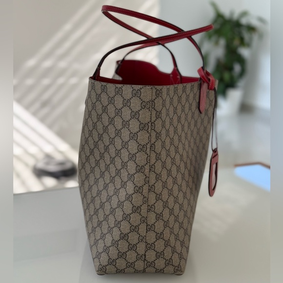 Authentic Gucci Reversible Large Leather Tote Bag - Picture 5 of 16